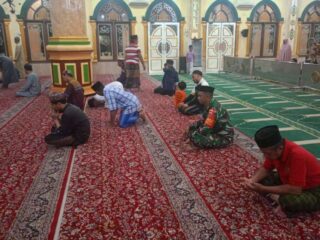 Babinsa Kodim 1420 Sidrap Safari Subuh dan Komsos Pantau Situasi Wilayah