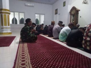 Sabtu Penuh Berkah, Babinsa Jajaran Koramil Kodim 1420/Sidrap Gelar Safari Sholat Subuh Berjamaah di Wilayah Binaan